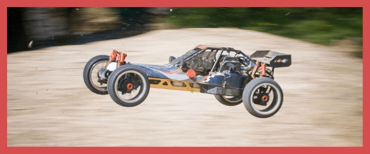 Comment sauter avec un buggy télécommandé ? Tutoriel