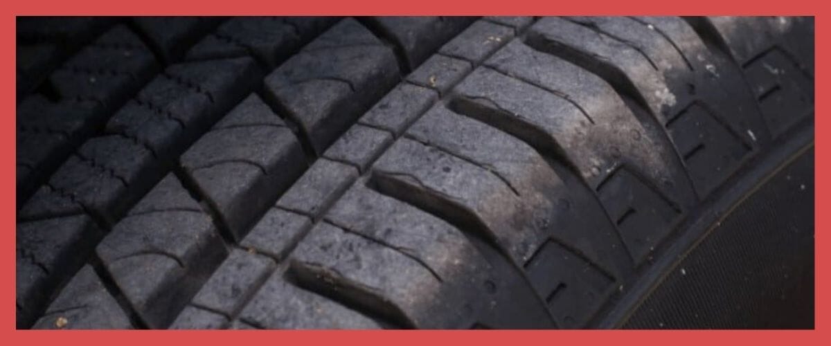 Extraire l'eau de vos pneus de votre voiture télécommandée Image